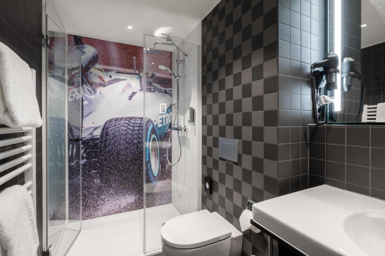 V8 Hotel Koeln At Motorworld Екстериор снимка